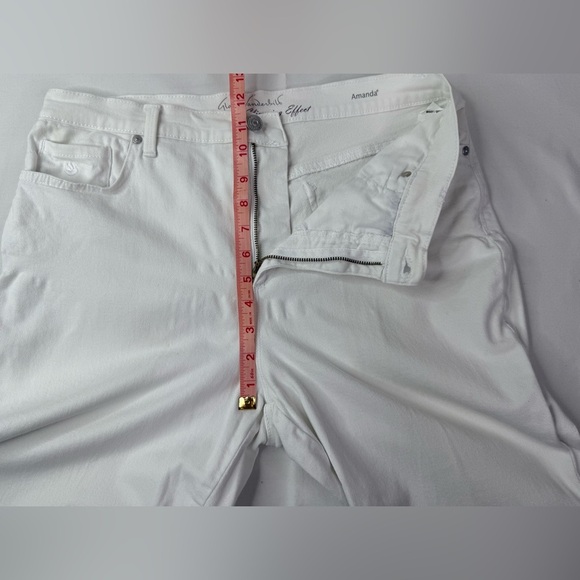 Gloria Vanderbilt Amanda White Embroidered Capri Jeans Slimming Size 12 - Picture 8 of 9